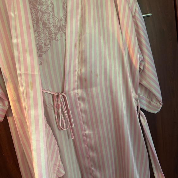 USED Victorias Secret Robe O/S - Picture 4 of 5